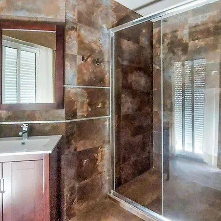 7 Bedroom Luxurious In